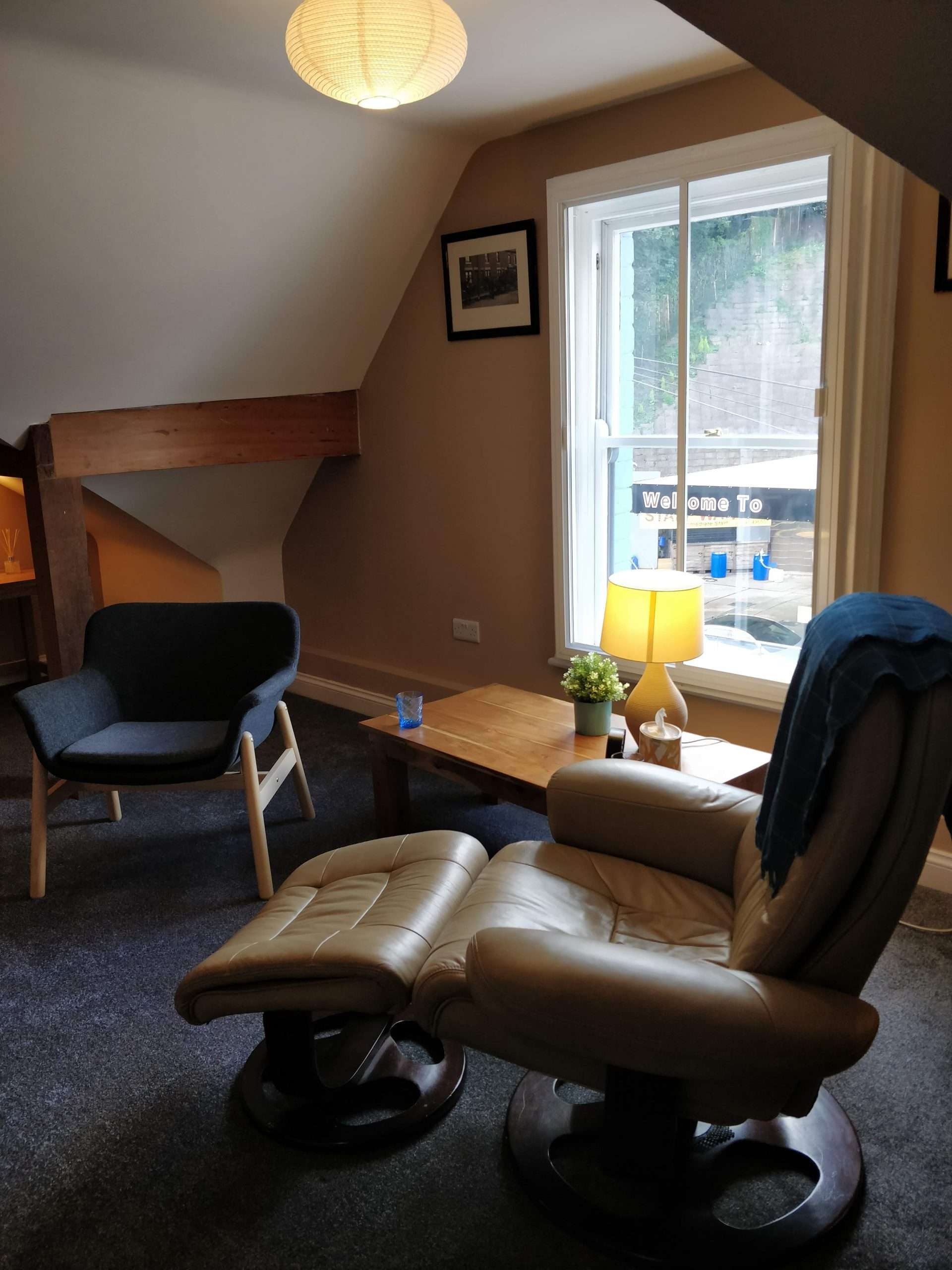 Therapy room to rent 11